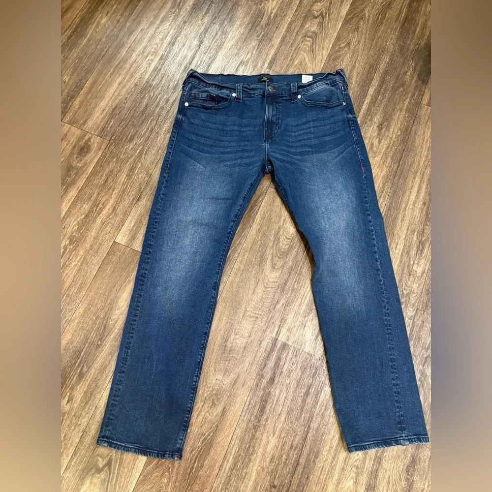 True Religion Ricky Relaxed Straight Jeans Size 40x32 Dark Wash Red Stitch